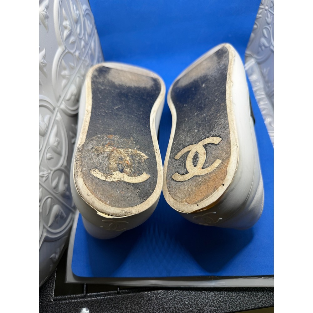 Chanel Two Tone Black White Leather Slip On Sneakers CC Logo Flats - Picture 8 of 15